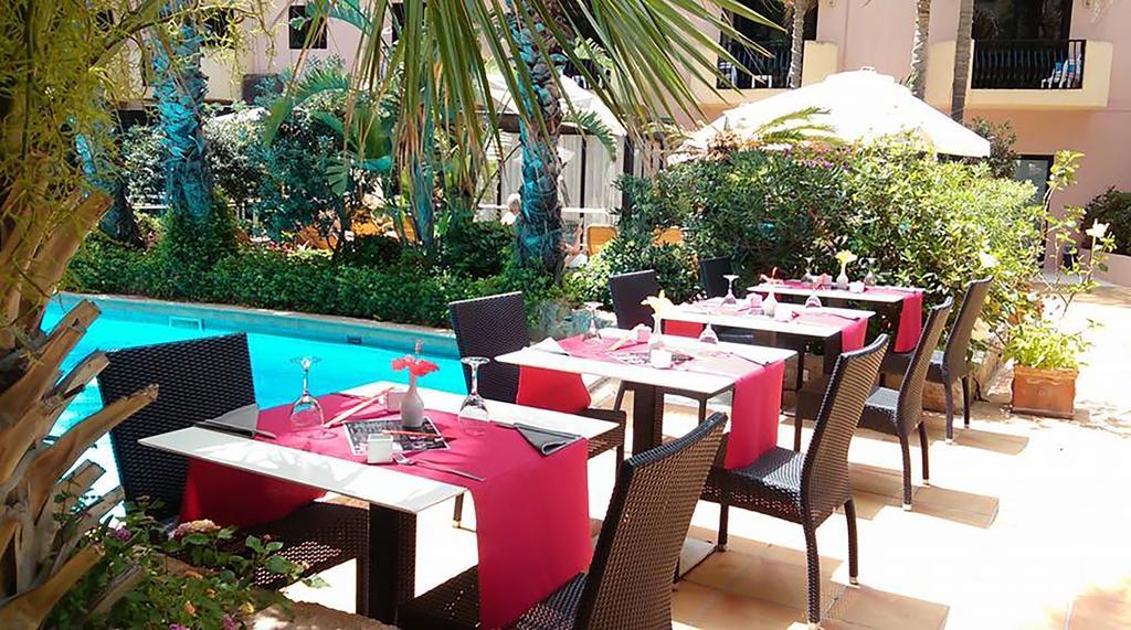Fortina Spa Resort Sliema Bagian luar foto The pool at the hotel