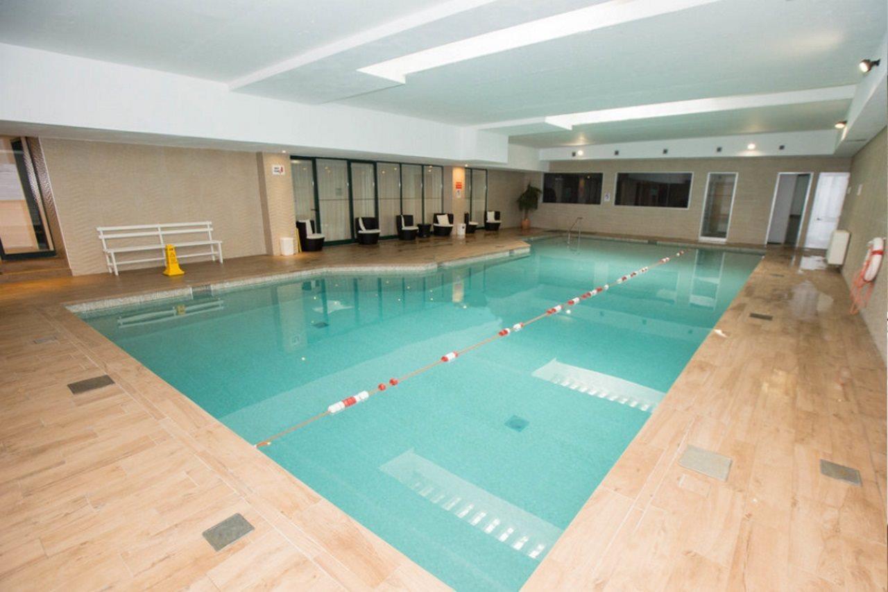 Fortina Spa Resort Sliema Bagian luar foto The swimming pool at the hotel
