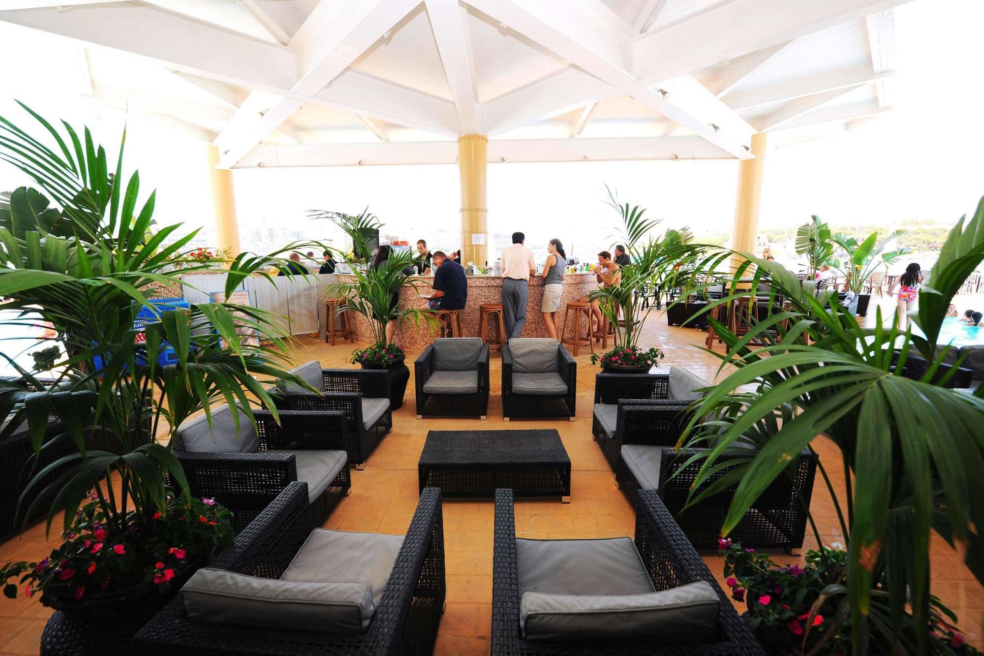 Fortina Spa Resort Sliema Interior foto The interior of the lounge